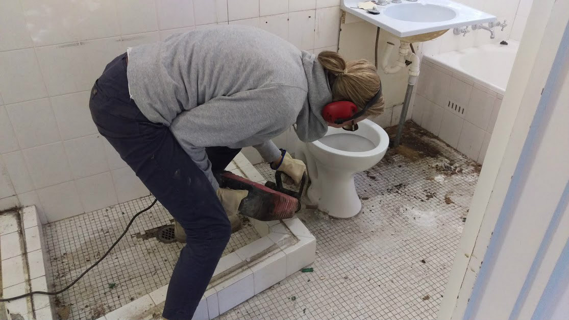 How to do a Bathroom Demolition Properly? Expert tips